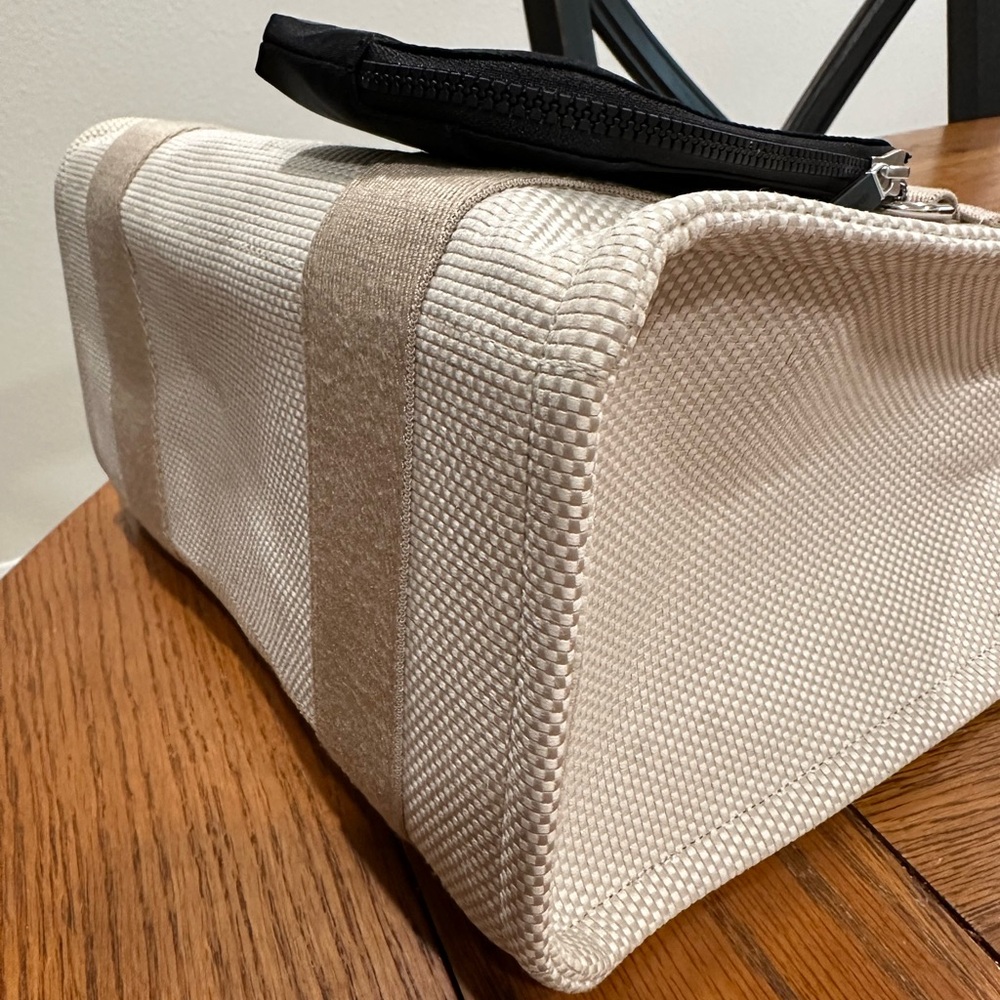 Lululemon Cream Tote Bag mini - Picture 8 of 10